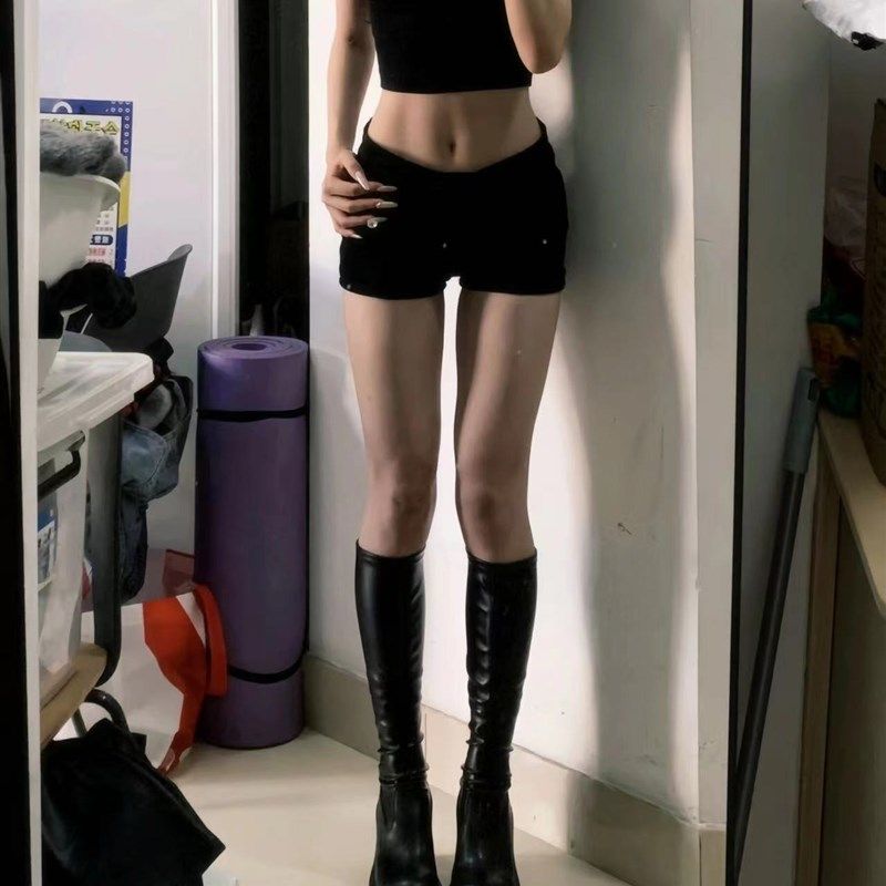 黑色短裤女外穿打底2024秋冬新款低腰辣妹紧身牛仔裤包臀超短热裤