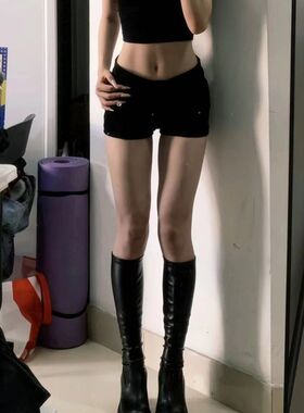 黑色短裤女外穿打底2024秋冬新款低腰辣妹紧身牛仔裤包臀超短热裤