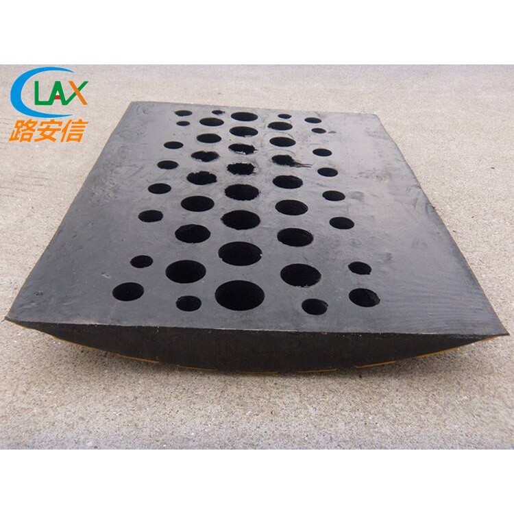 厂家直销优质橡胶线性减速带50*37*5cm 道路减速路拱缓冲板