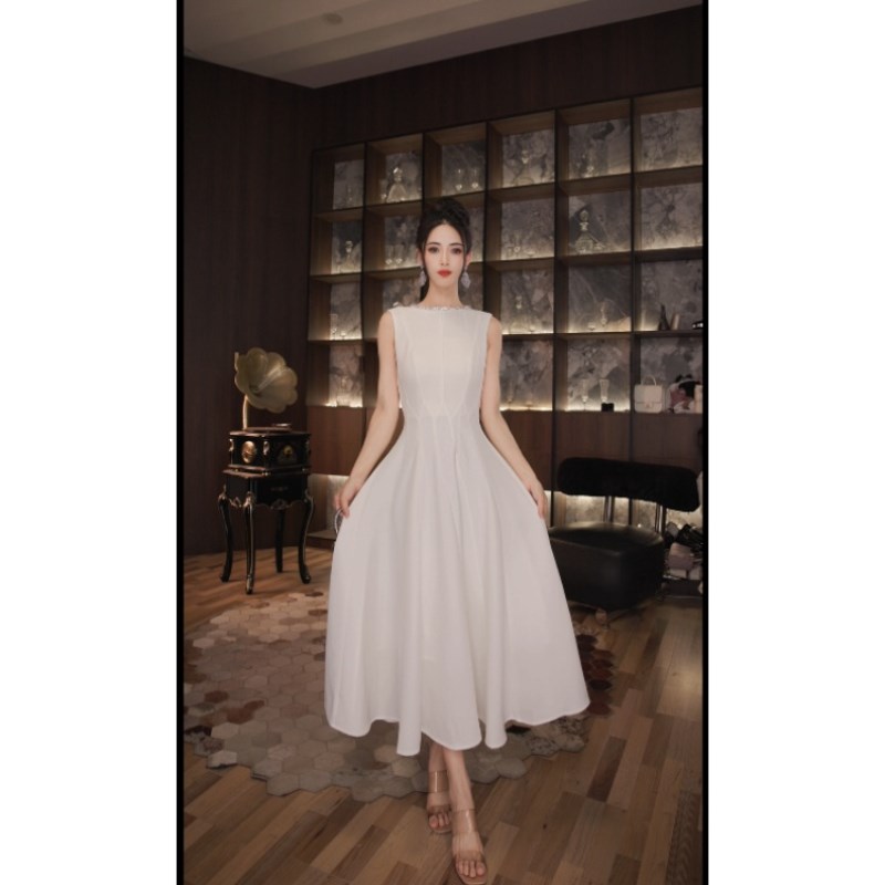 法式高级感无袖连衣裙夏季新款收腰显瘦气质长裙大裙摆礼服裙