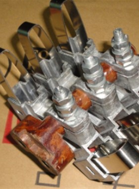 JZR2上海起重电机铝合金碳刷架 10X25MM  3号