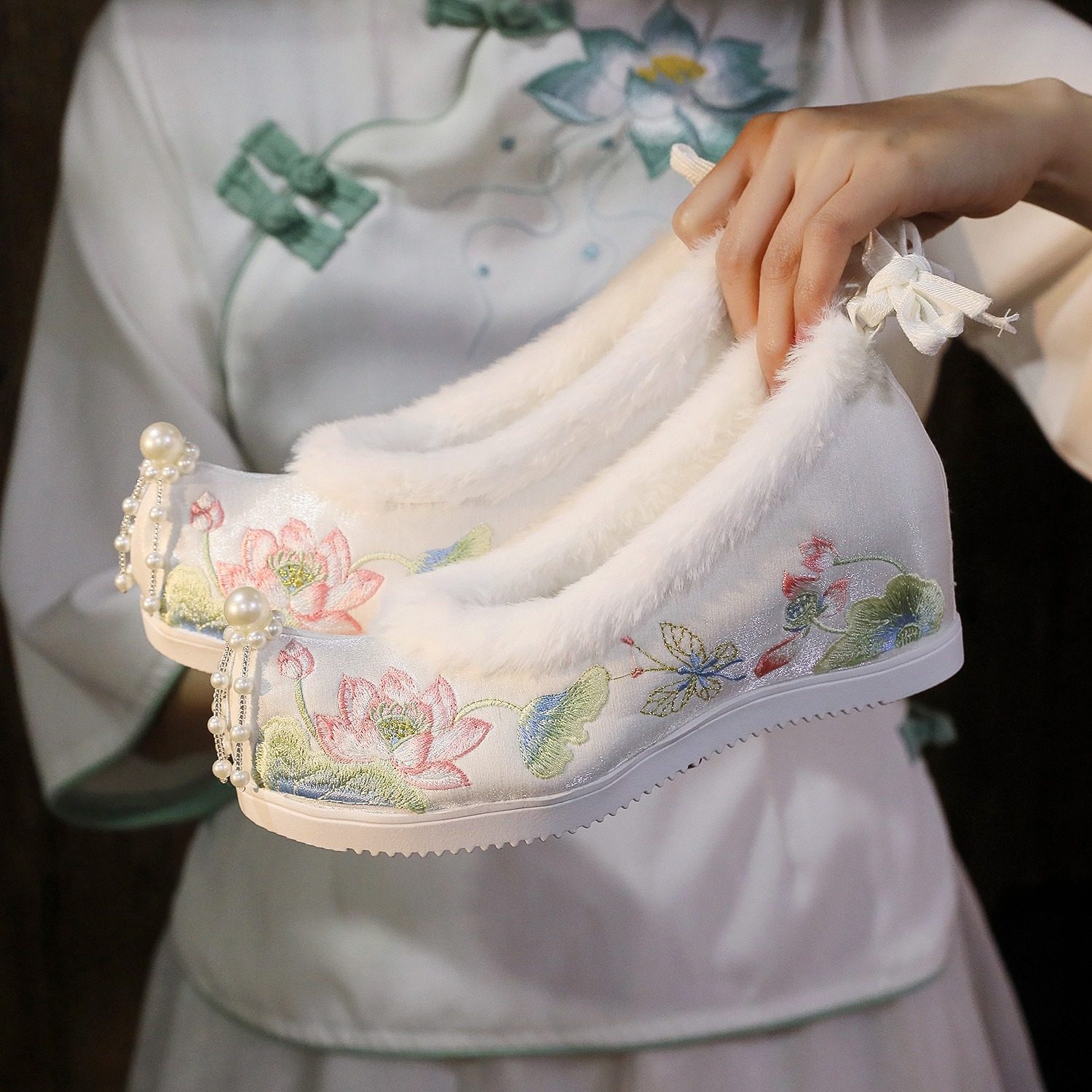 【碧荷】新款加绒冬季汉服鞋子女学生古风女搭配汉服内增高秀禾鞋,女鞋,汉服鞋,淘宝优惠券,粉丝福利购,淘宝优惠卷