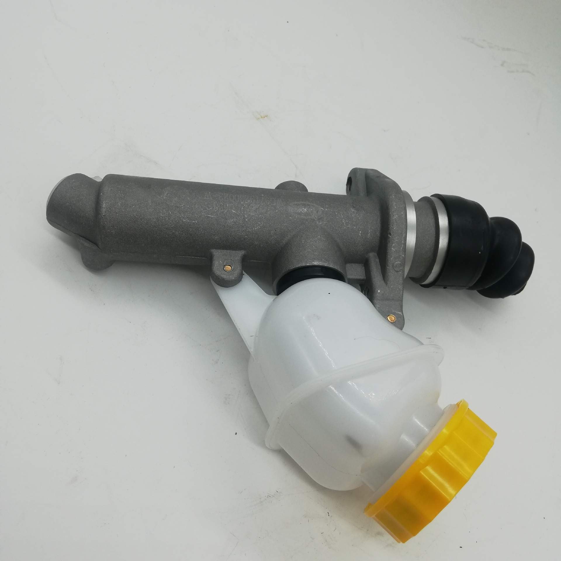 WG9719230023 豪沃A7离合器总泵总成（φ26）重汽陕汽配件 外贸单