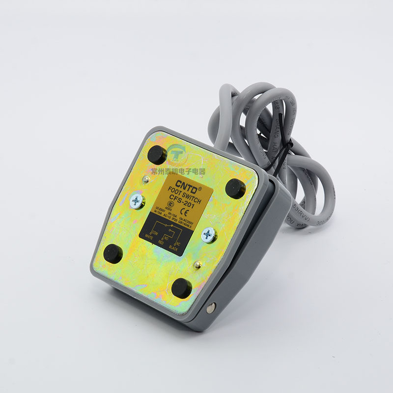 昌得脚踏开关点动电源踏板控制器CFS-201踩脚式自复位带线2米脚控