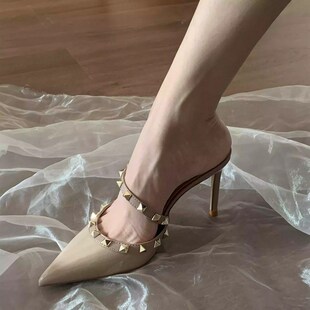 2025夏季新款高跟鞋包头尖头铆钉细跟一字带凉拖半拖鞋.女外穿裸