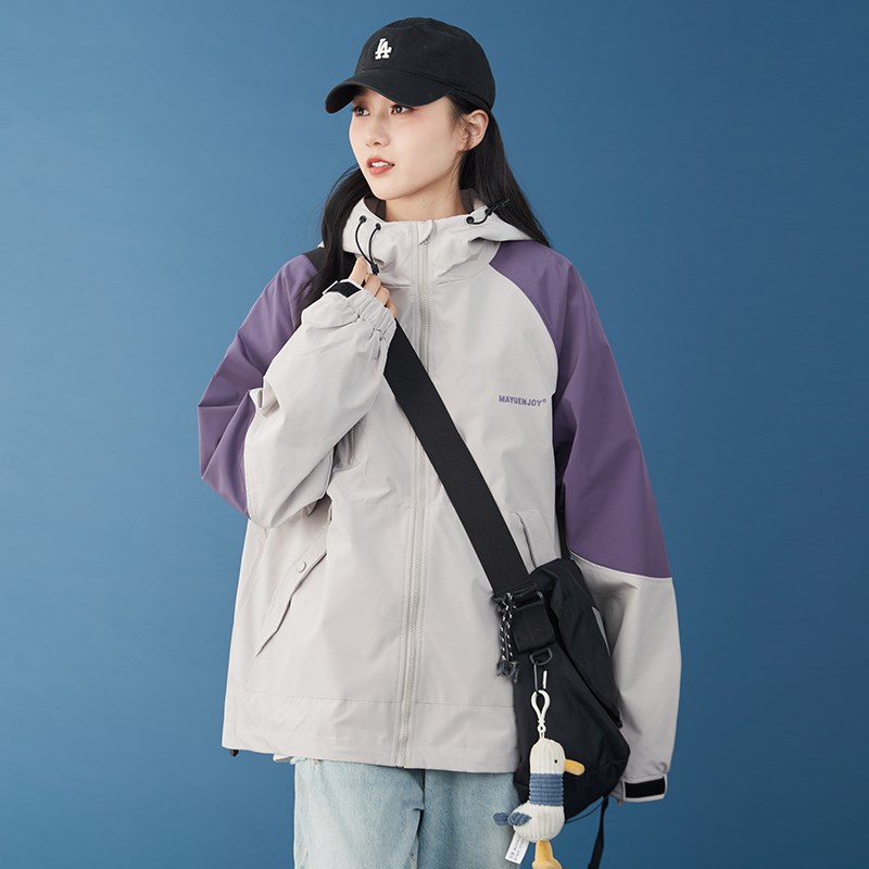 今年流行的漂亮外套防水宽松拼色春秋工装夹克秋季新款冲锋衣女
