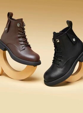 千家~冬靴英伦方跟圆头马丁靴机车铆钉女短靴8Y020-1