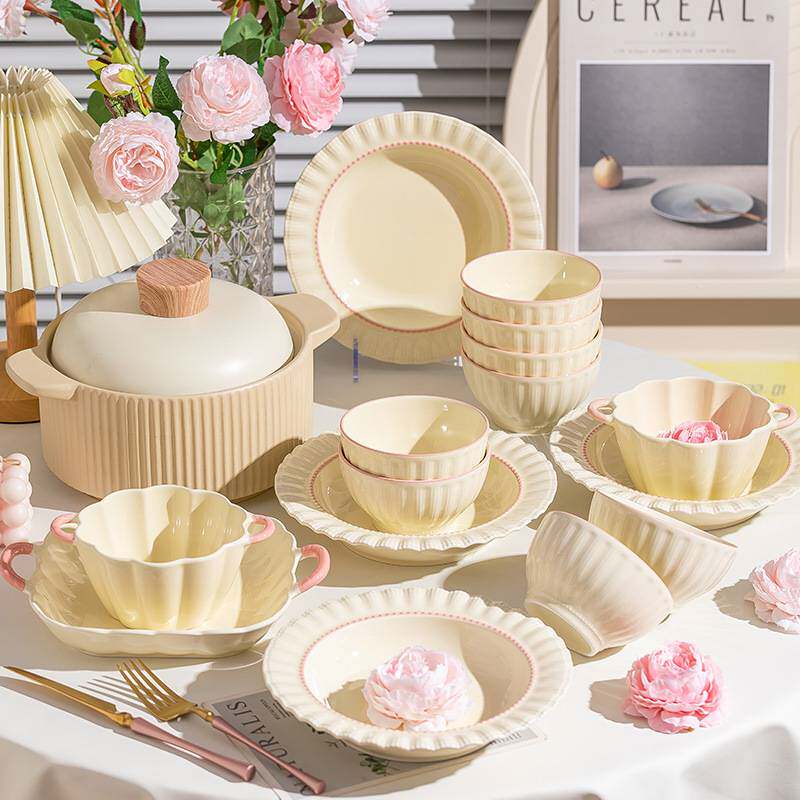粉嫩风陶瓷饭碗餐具盘子菜盘碗碟碗盘组合套装家用碗具2024新款碗
