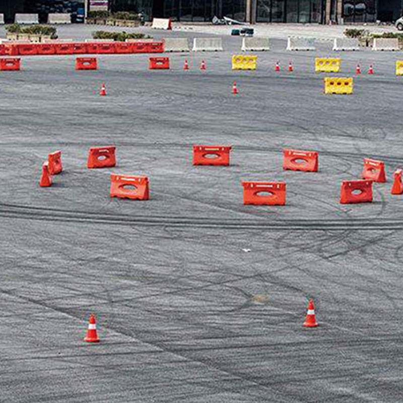 卡丁车护栏赛道塑料水马防护栏组装方便赛道围挡