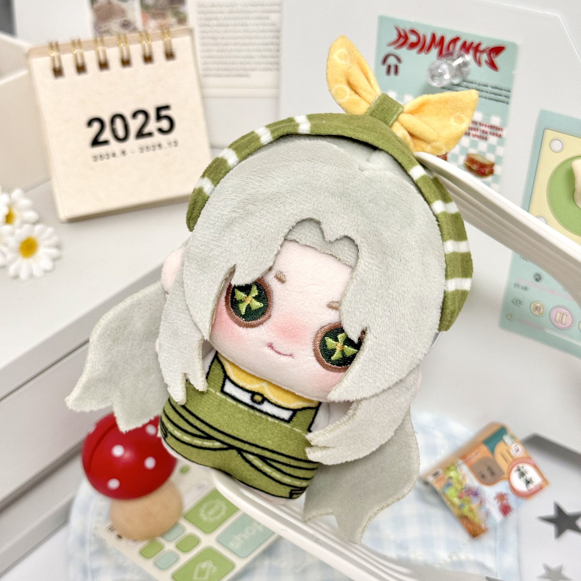 原创第伍周边人格小女孩10cm娃娃