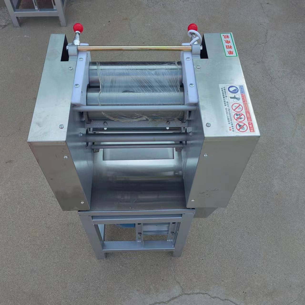 大型全自动面条机商用挂面机 多功能大型叠皮一体爬杆压面机