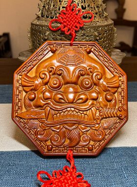 青蚨黄眉庵桃木狮头咬剑挂摆件