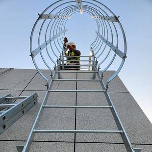 钢梯镀钢爬爬梯不锈钢钢锌爬梯基钢爬梯屋坑KAP面检修钢爬梯护笼