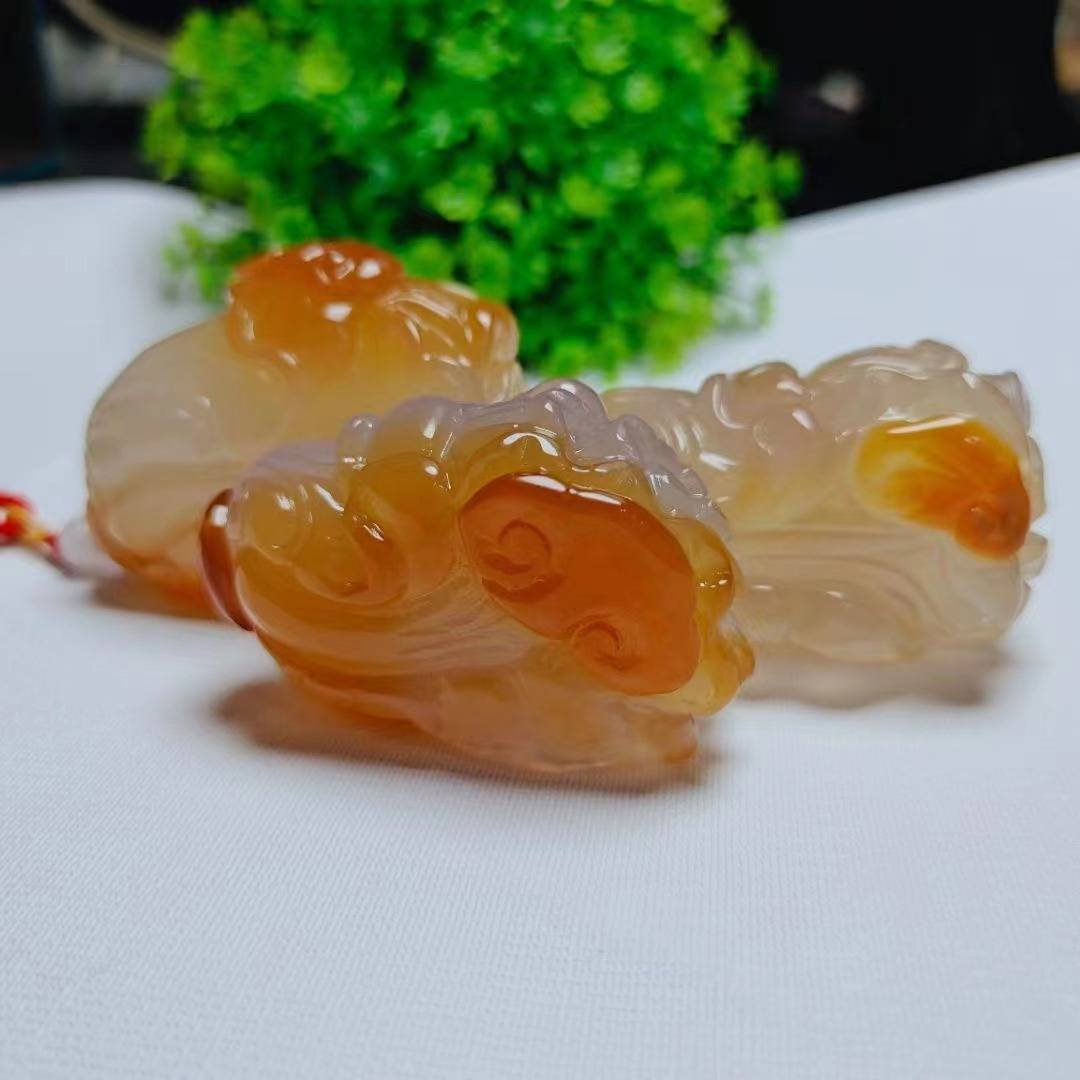 俏色玉髓白菜手把件玉原石把玩玛瑙摆件男女手玩件多样性发货