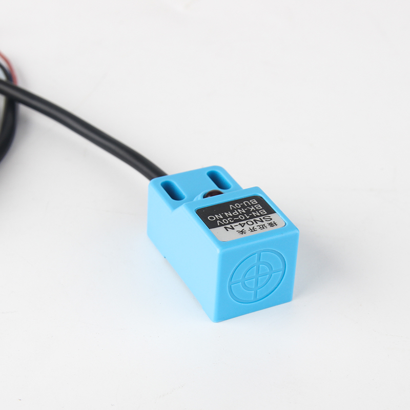 金属接近开关三线NPN PNP SN04-N SN04-P SN04-N2 SN04-P2传感器