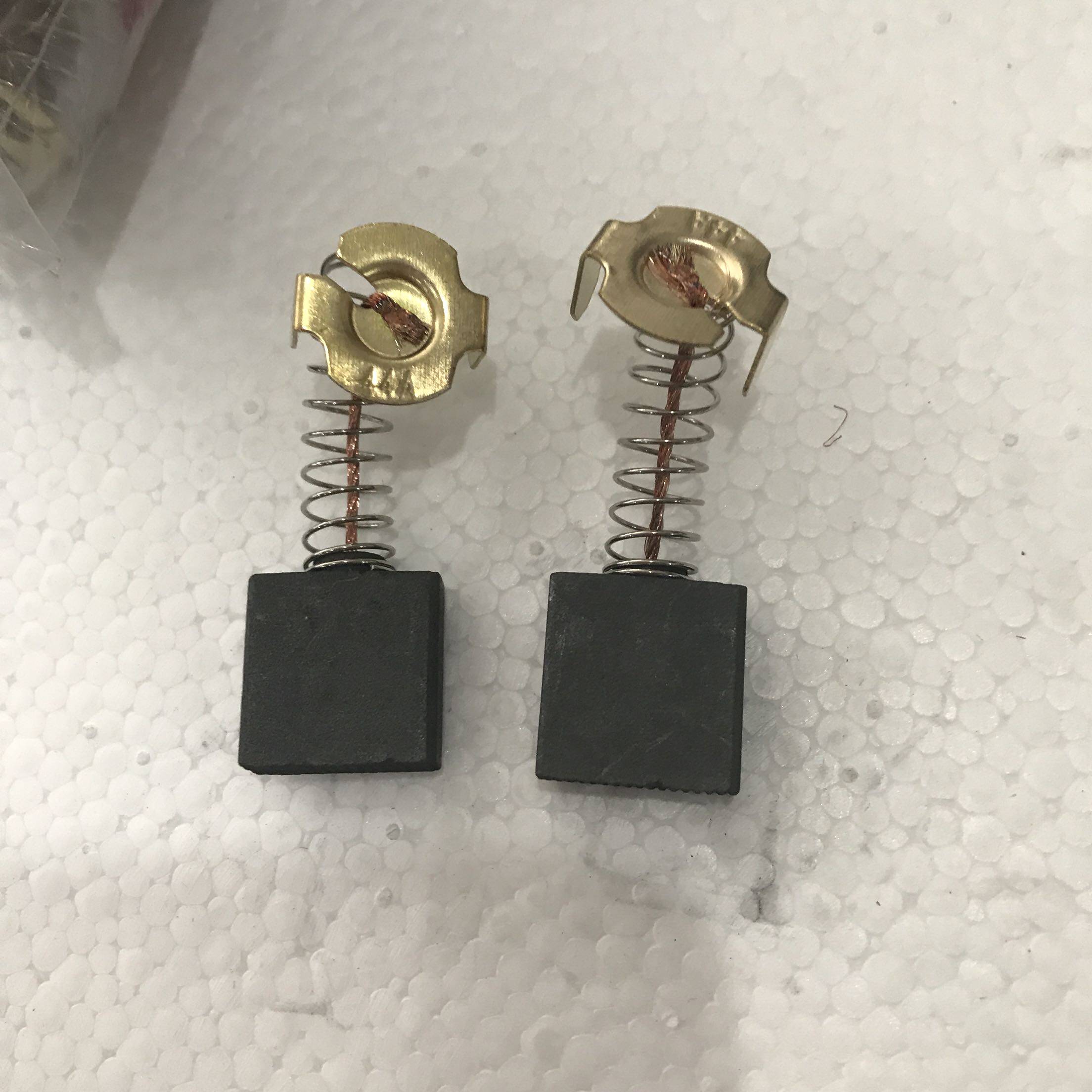 电动工具碳刷 电刷 7*17*18MM 999044 电镐碳刷 44 一包100付价格