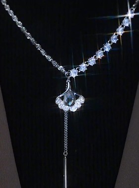 精致银杏叶轻奢毛衣链2023年新款高级感长款西装链大气吊坠女项链