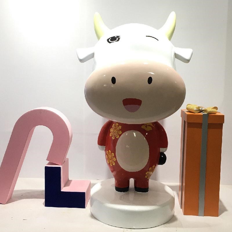 商场门口卡通牛玻璃钢新年招财牛雕塑户外景观T贺岁牛年美陈摆件