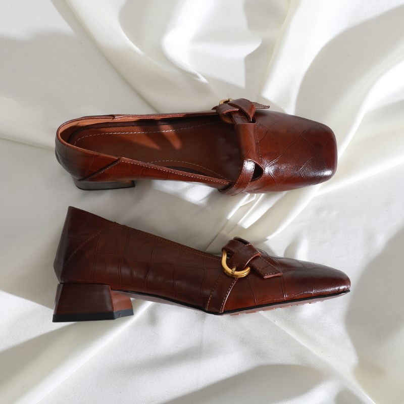 莲花府邸2025春季单鞋复古方头皮带扣小皮鞋气质百搭粗.跟牛皮女