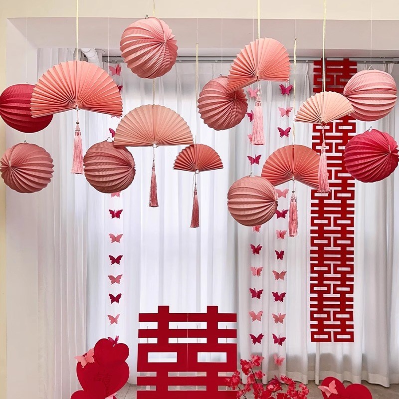 粉色婚房氛围感布置结婚装饰蜂窝球拉花房顶吊顶扇V花挂饰喜字长