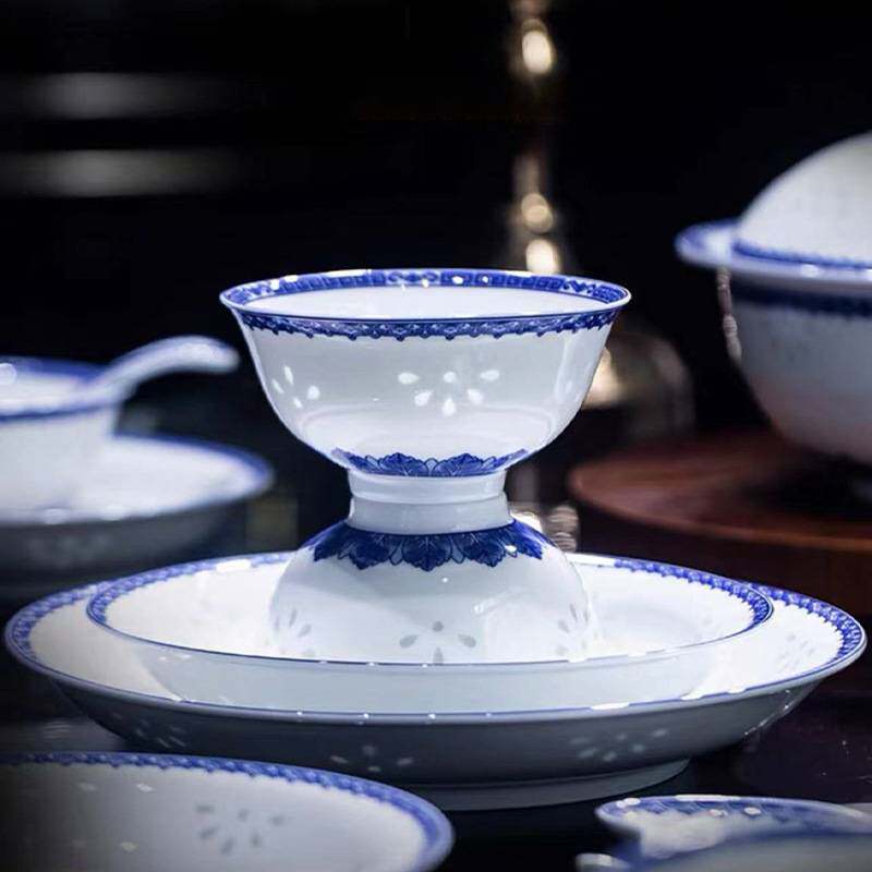 景德镇青花玲珑陶瓷餐具套装釉下彩高白瓷可用微波炉洗碗机国潮风