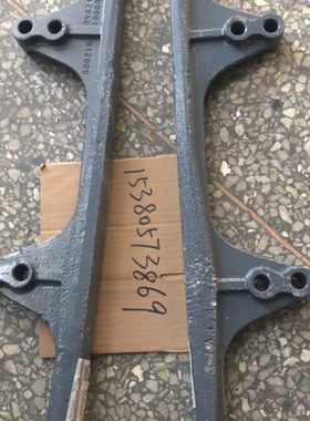 雷沃收割机配件原厂RG60 125马力前导轨