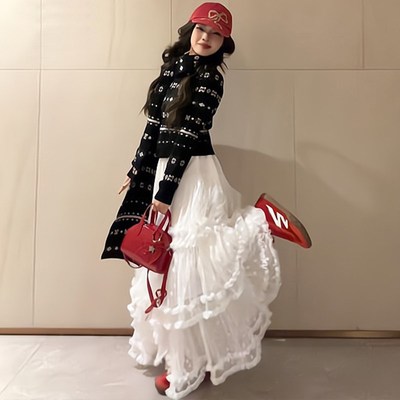 浅春系穿搭白色a字纱裙半身裙长款2025超火不规则蕾丝蛋糕长裙子