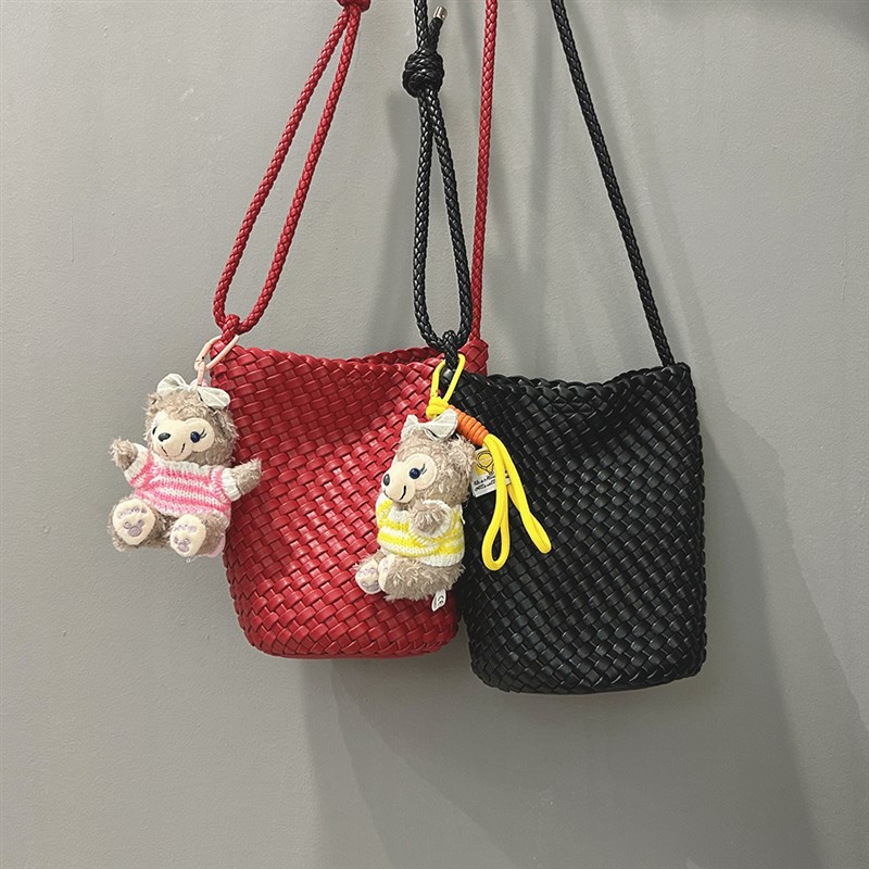 手工编织包新款女包大容量水桶包时尚休闲通勤百搭软皮单肩斜挎包