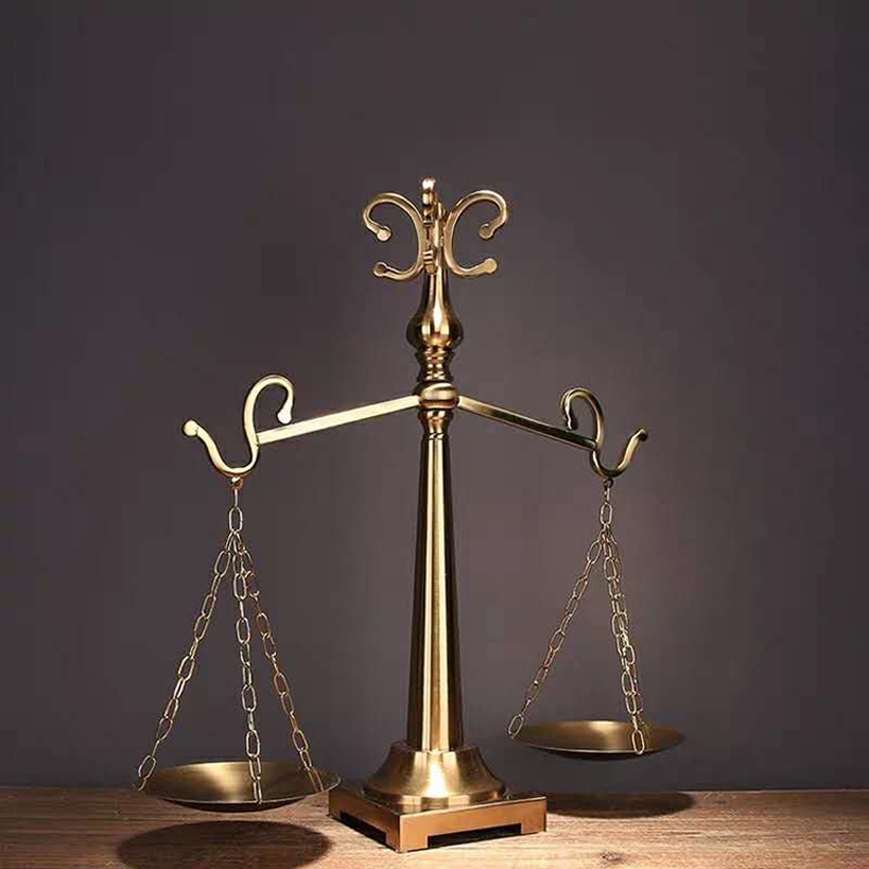 五金电镀仿铜轻奢复古天平秤摆件样板间家居软P装饰品法律公平道