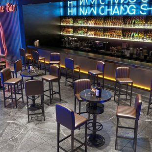 复古酒吧铁艺脚凳吧台椅清吧酒馆桌椅组合工业风酒馆散台岩板台