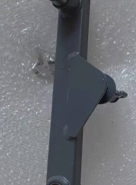 潍柴雷沃RG70领航金刚履带收割机配件粉碎机张紧臂(张紧支架)