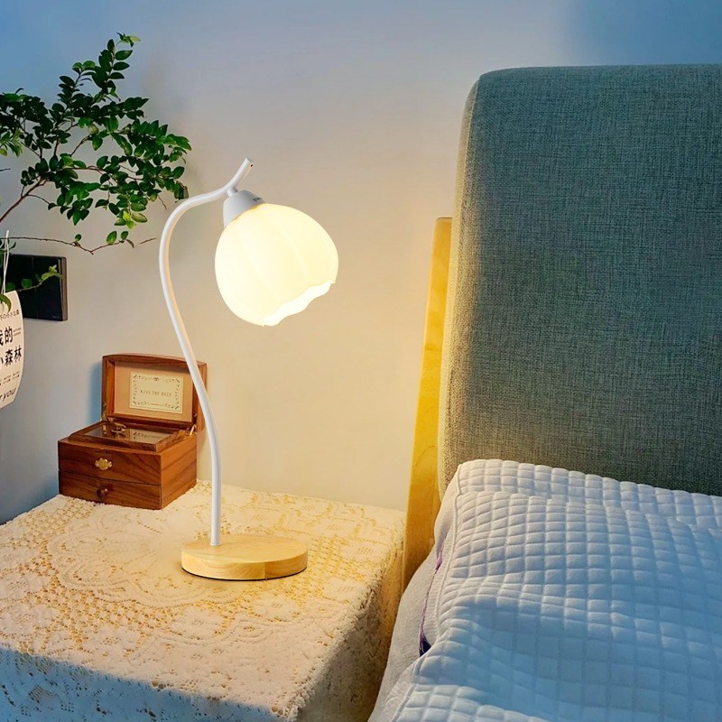 玻璃小夜灯奶g油风卧室床头百褶日式装饰简约书桌复古氛围原木台