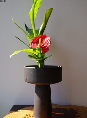 陶瓷高脚插花花器禅意中式剑山插花器日式花道复古器皿花瓶磨砂黑