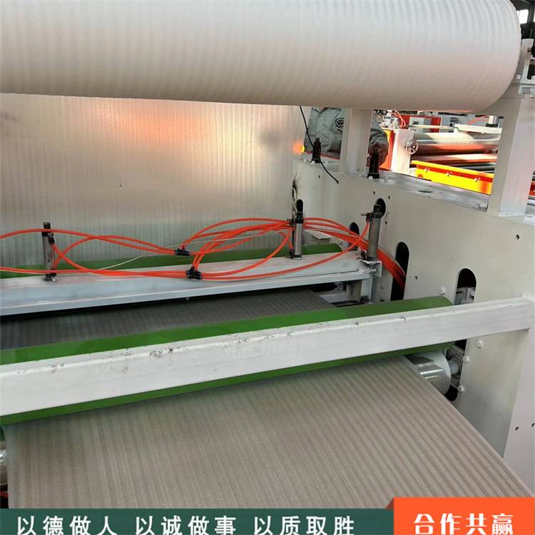 隔热岩棉板铝箔不干胶复合机 毛毡布贴布机 EVA泡沫离型纸贴合机
