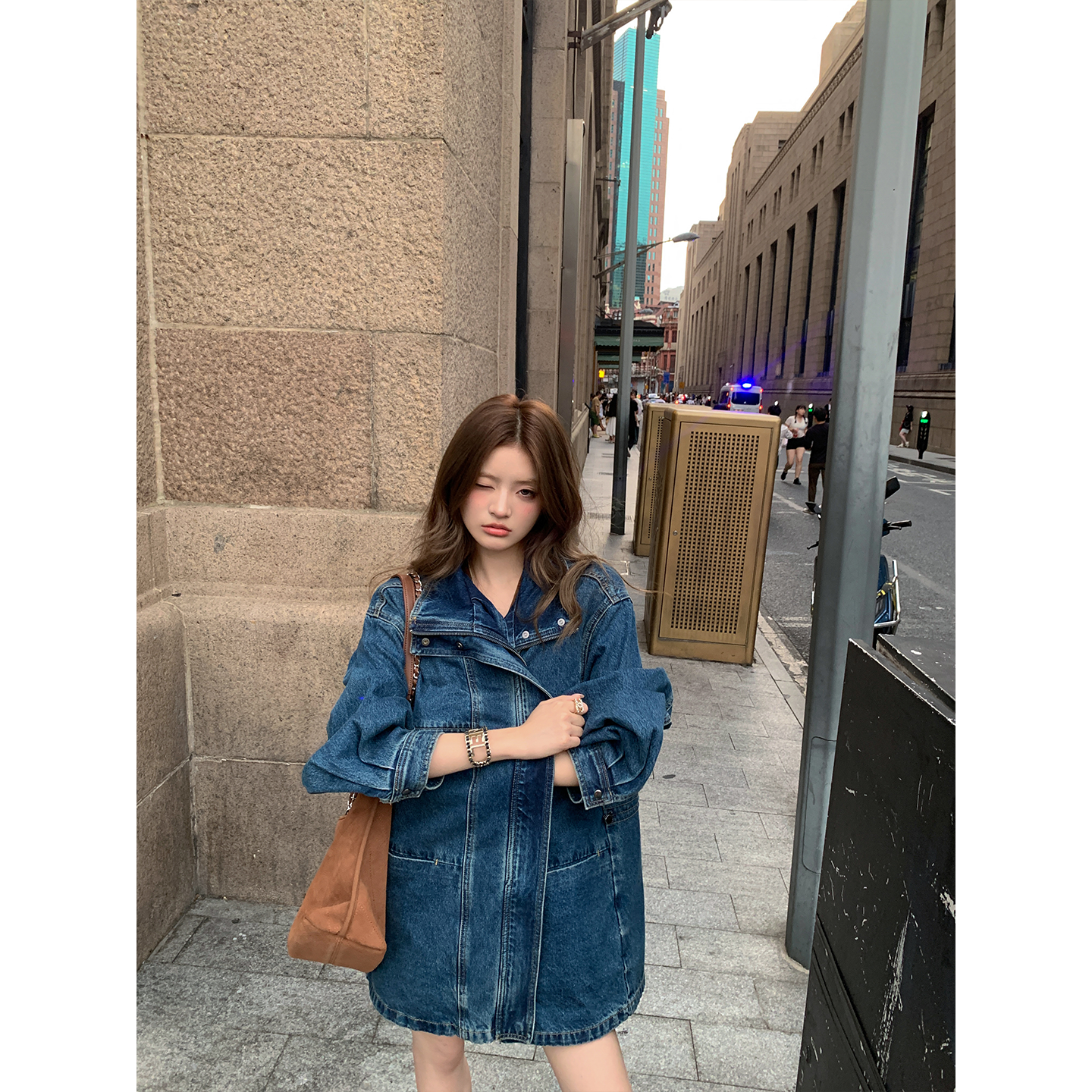 蓝色抽绳牛仔外套2025年秋季新款小众高级感气质重工长袖牛仔外套