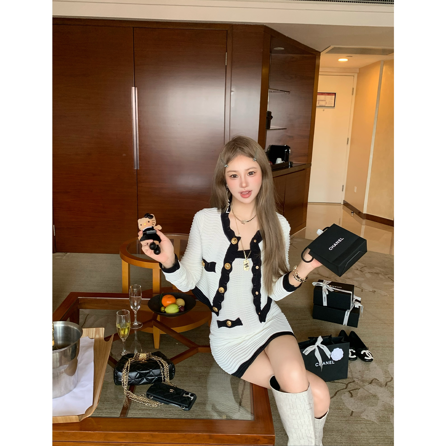 早秋小香风2025年秋季新款金扣波浪边针织抹胸包臀裙长袖两件套