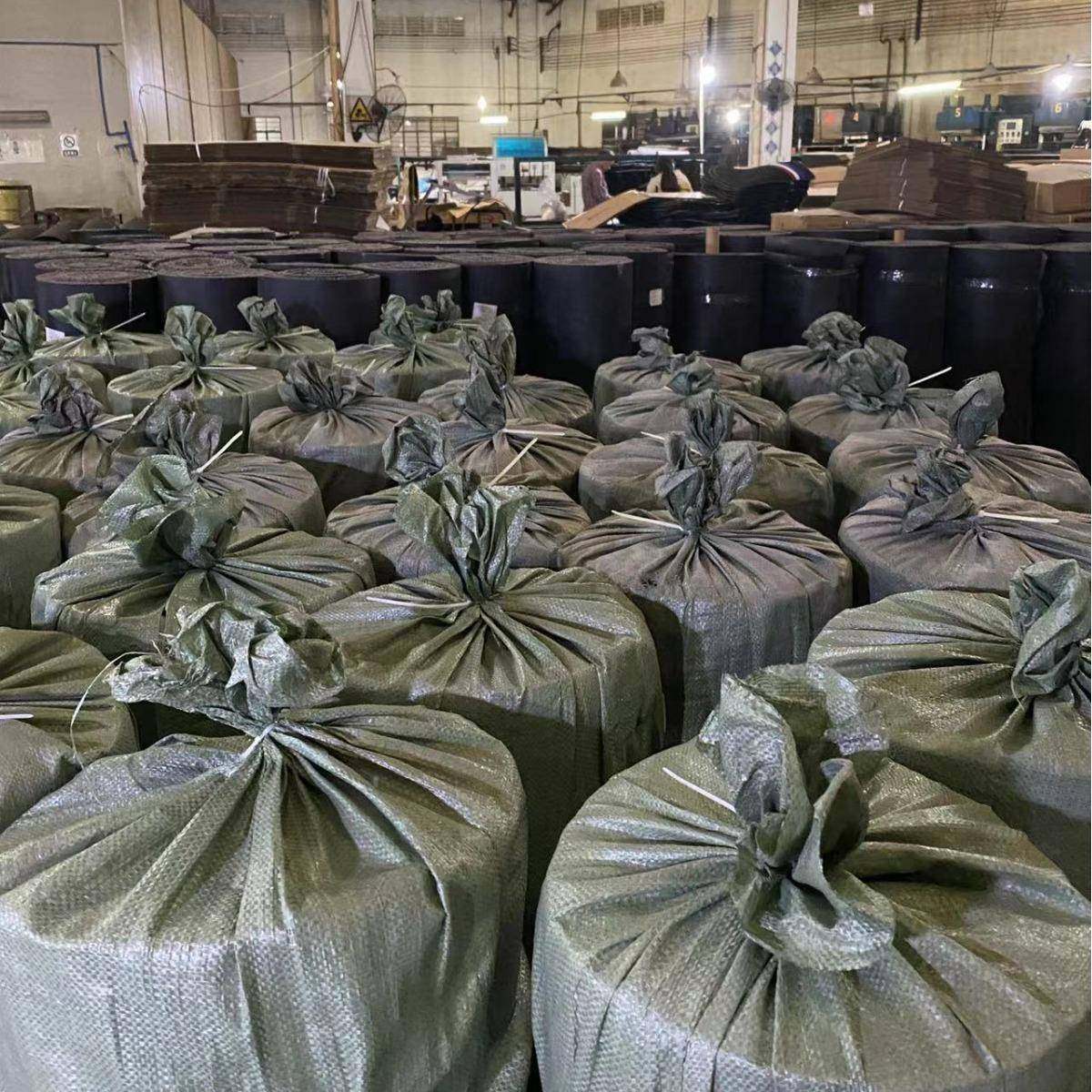 厂家丝直销钉底丝塑料地毯汽车通用脚垫圈pcv塑胶丝圈钉底拉1.2*9