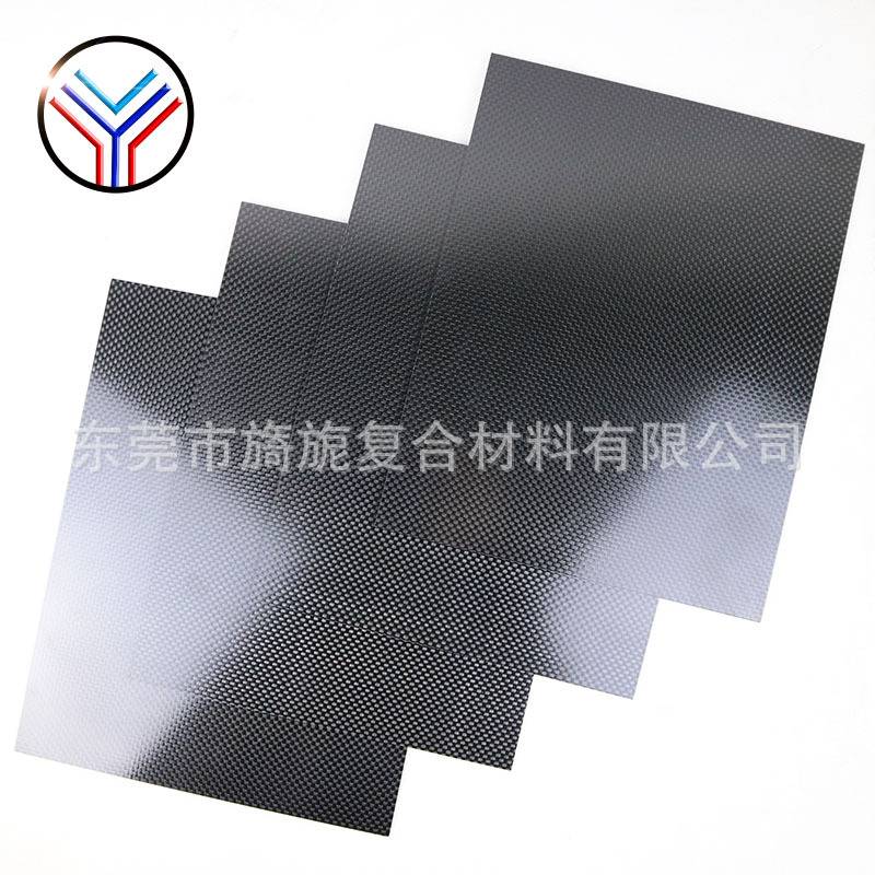 3k平纹哑光高强度碳纤维板轴向强度和模量高工序方便任意零切
