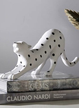 现代轻奢售楼处样板间黑白树脂波点豹子摆件客厅桌面酒Z店家装饰