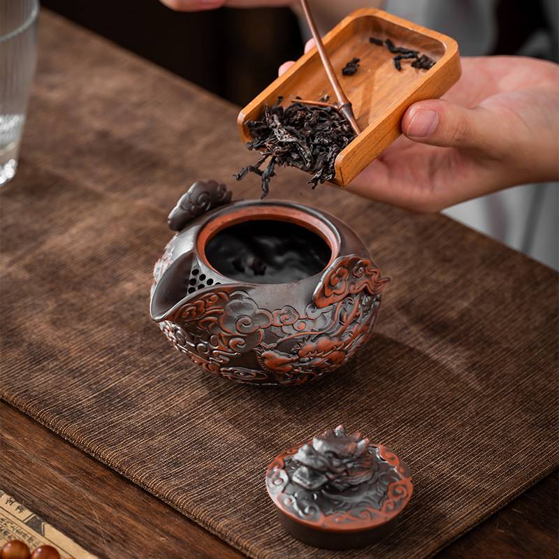 云南建水紫陶茶壶雕满单个手抓壶家用复古手工泡茶壶茶水分离茶具