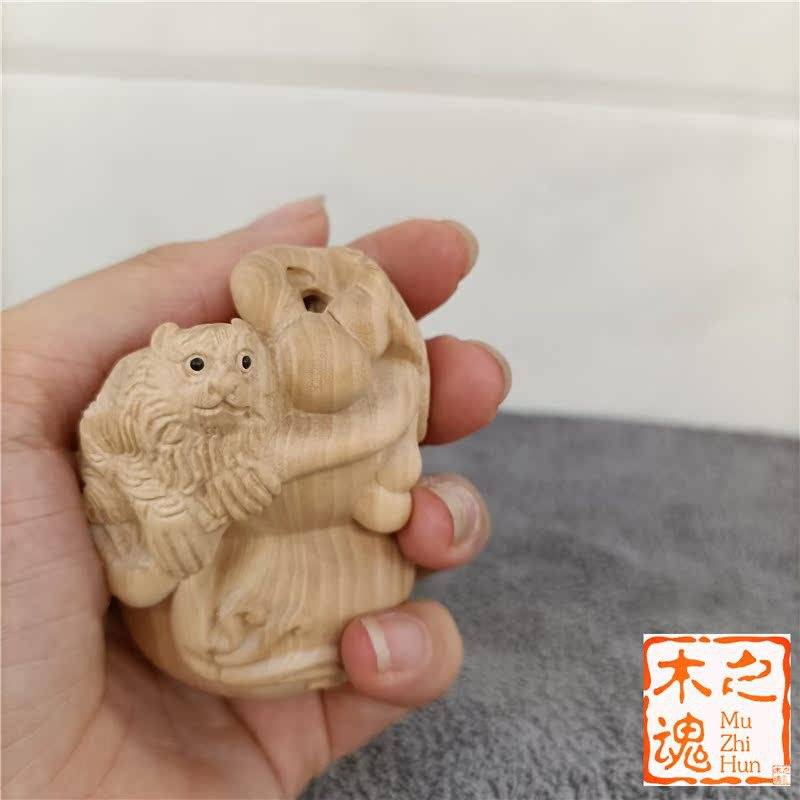 小叶黄杨木雕刻手把件复古生肖猴子家居汽车摆件灵猴葫芦挂件工艺