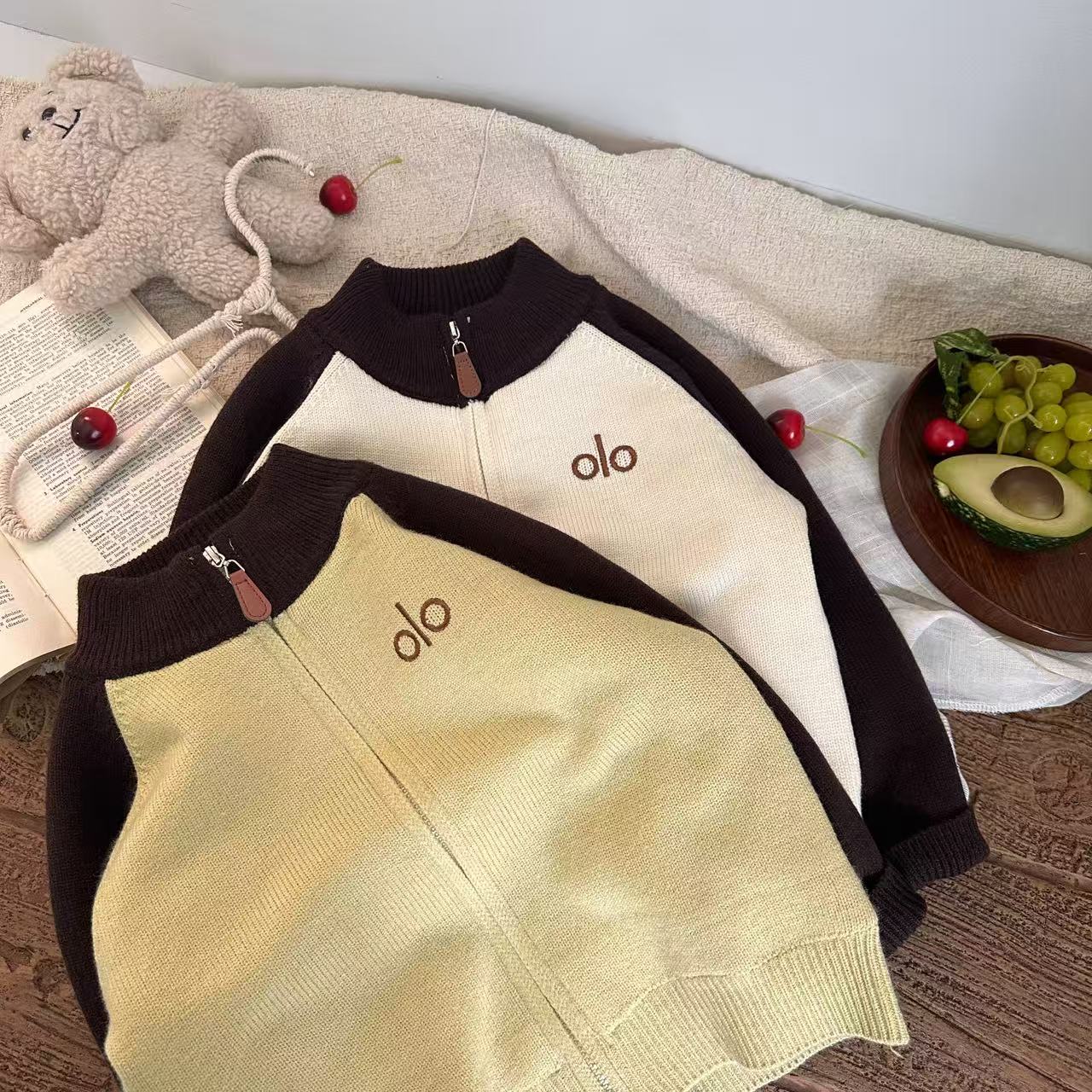 【冬装大清仓】【顾奈】 6898 拉链拼色（加绒） 刺绣毛衣