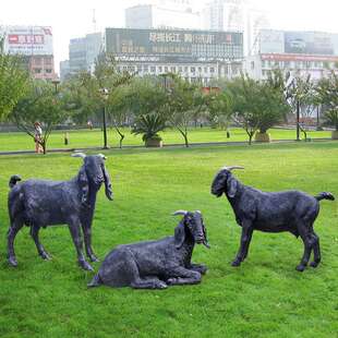 波尔黑山羊雕塑玻璃钢仿真动物大耳朵羊景区农场牧场景观装 饰摆件