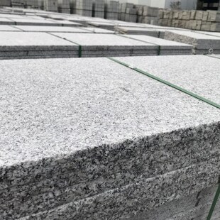 芝麻灰花岗岩火烧板荔枝面庭院防滑地砖户外广场公园芝麻白地铺石