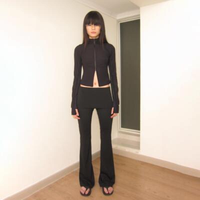 RARELY ALIKE 假两件低腰瑜伽喇叭短裤裙 黑色/灰色