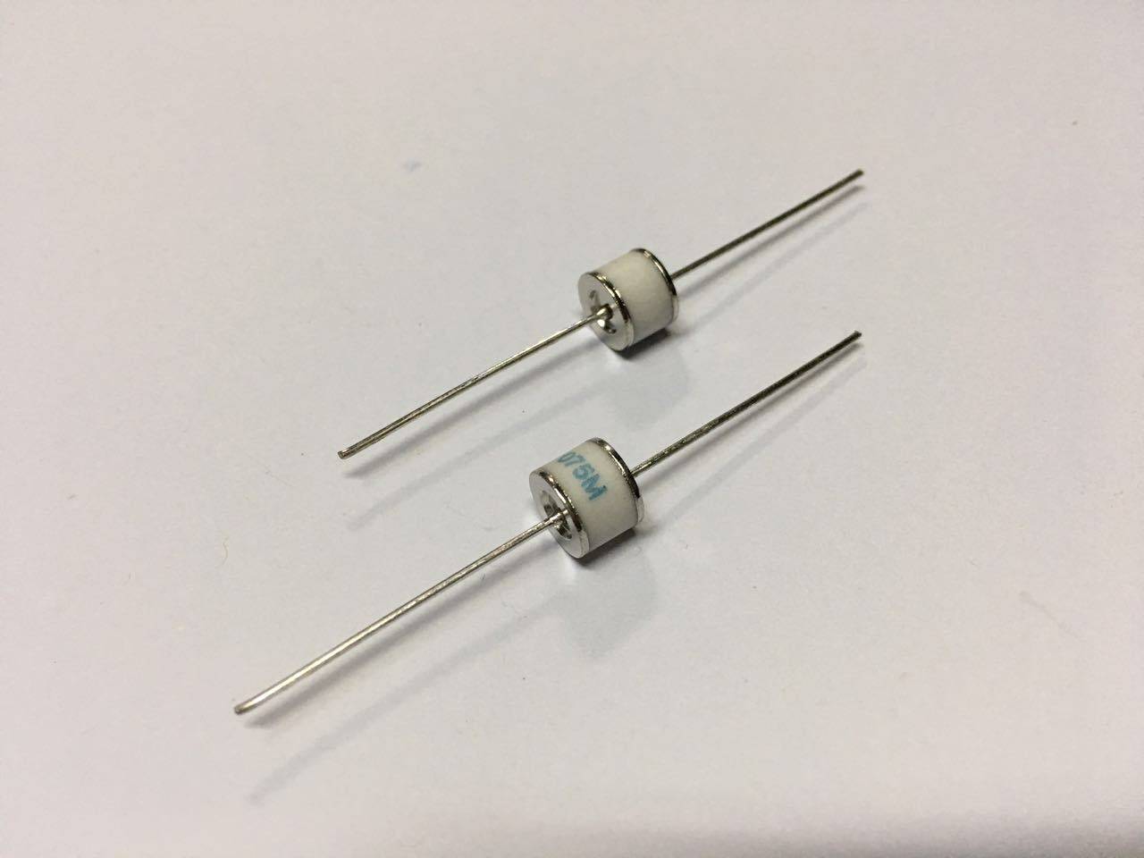 陶瓷气体放电管 防雷管 2RM075L-8 2RM075-8 2脚 75V 2R075 10KA