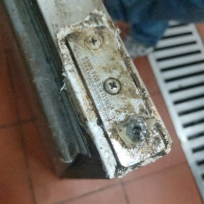 冷柜门铰链冰柜回弹铰链 雪柜门锁回力门铰 商用四六门冰箱门配件