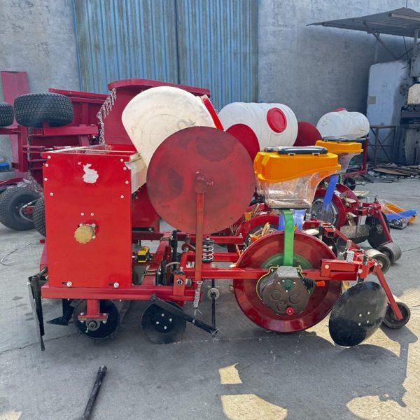 农用蔬菜种植机 四行开沟铺膜打孔播种一体机 自动玉米花生覆膜机,农机/农具/农膜,耕种机械/微耕机/开沟机,淘宝优惠券,粉丝福利购,淘宝优惠卷