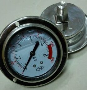 油压表 zyia 0-1500psi 10mpa 轴向带边罩充油耐震压力表 60-68mm