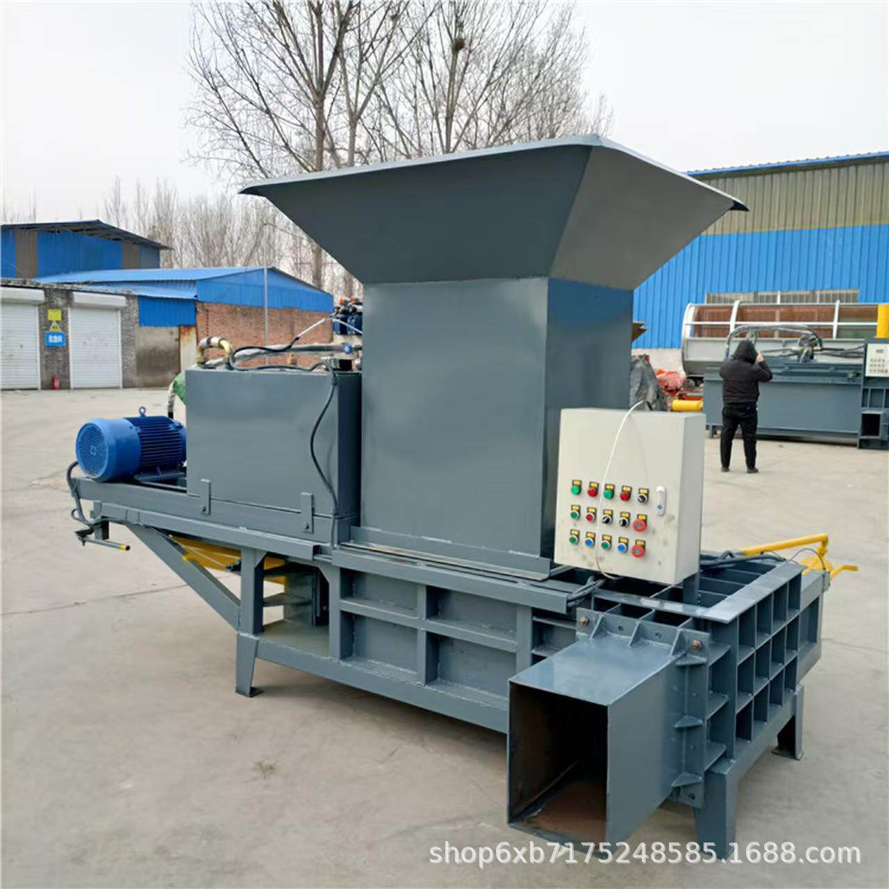 稻壳玉米秸秆液压打包机牛羊饲料发酵液压压块机青储饲料液压打包